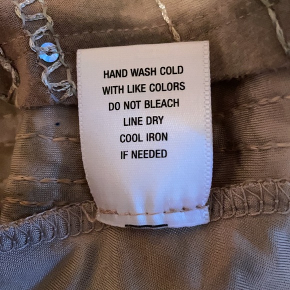 - Women’s pullover embellished shirt Sz XL - Picture 7 of 7